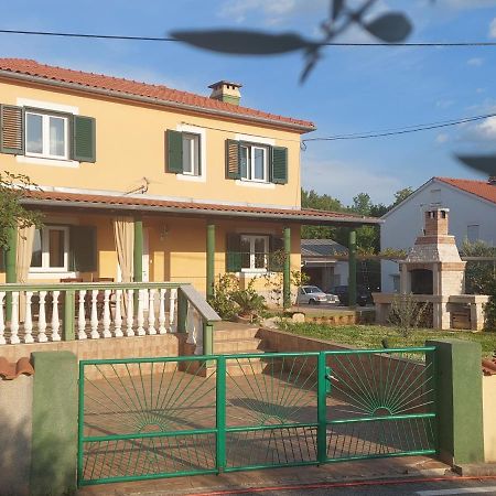 Vila Paula Malinska Exterior foto